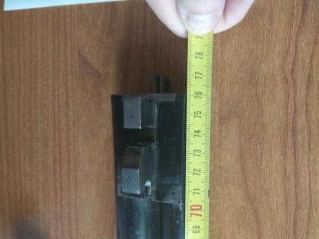 Vendo escopeta jp sauer sohn suhl ,Calibre 12. Precio a convenir. En la foto se puede ver. El arma se 12