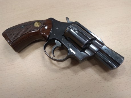 Vendo revólver Mauser 38 Special, cañón de 2 pulgadas. 
Adjunto cachas de goma en el precio.
El arma se 00
