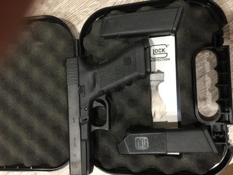 Se vende glock 17 con tres cargadores y su maletín el
Arma tiene unos 300 tiros es de mi mujer se vende 00