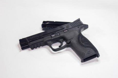 Se vende S&W MP9 PRO, tal y como se ve en las fotos está prácticamente nueva, sin apenas uso, se han 11