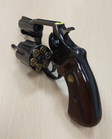Intercambio revólver Mauser 38 spl por pistola de 9 mm, ajustando precios.
El revólver se encuentra en 00