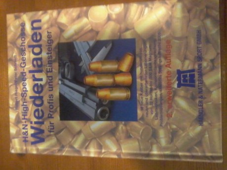 manual de HN para recarga con cotas, velocidades, tipo de polvoras y modelos de pistolas.
encicopedia 02