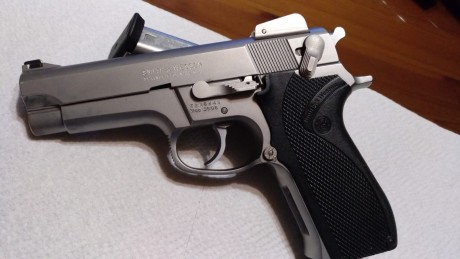 Al tema un amigo del club me pide que ponga a la venta una 9mm s&w 4" con gatillo afinado y puesta 12
