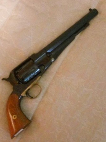 Vendo revolver Santa Bárbara del calibre 44, grabado nº3. Impecable.
Afinado el disparador para el tiro
Precio: 00