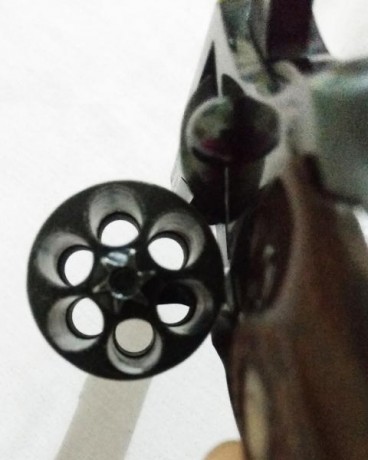 Vendo revólver Mauser 38 Special, cañón de 2 pulgadas. 
Adjunto cachas de goma en el precio.
El arma se 70