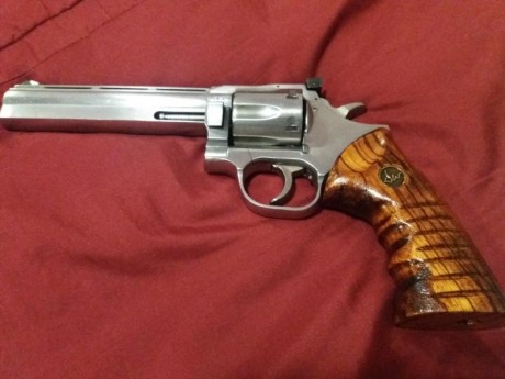 por dejar la aficion y con pesar pongo a la venta la siguiente arma.


Revolver Dan Wesson con 3 cañones. 20