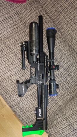 Pues eso un riel adelantado para poder colocar el bipode mas adelantado y ganar mas" palanca "
Es 00