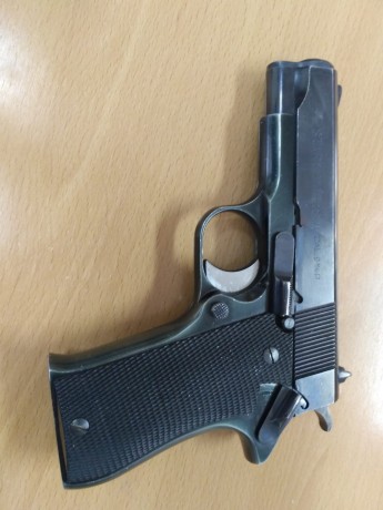 Un compañero vende por pase a reserva su arma particular, pistola STAR BKM  con 3 cargadores, pide 300€ 01