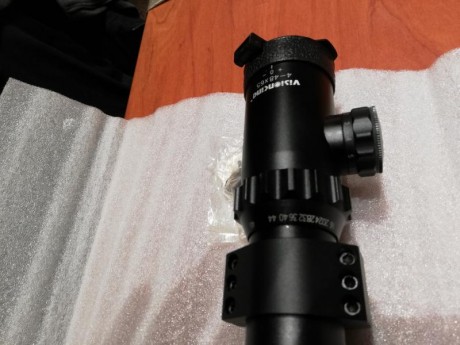 buenos dias vendo visor VISIONKING 4-48-65 con reticula iluminada ,corrector de dioptrias y corrector 20