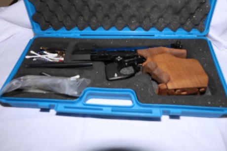 Vendo pistola Match Guns MG2E, calibre 22 electrónica, para competir a 25 m, en perfecto estado de conservación 02
