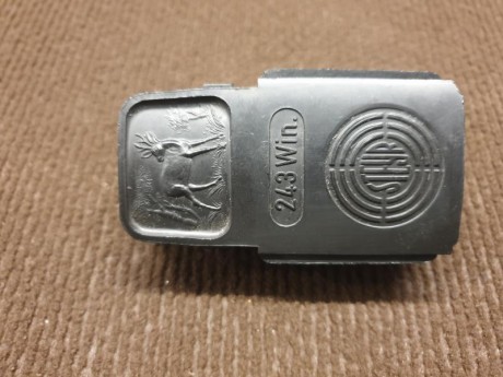 Vendo cargador de rifle Steyr Manlincher calibre 243 Win, 40€. 02