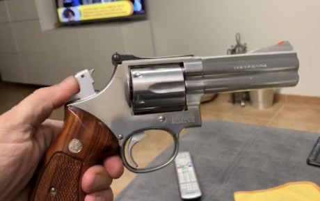   Hola chicos, como veo que falta un sub-foro de esta marca (lo hay de Glock, de 1911's, de Revólveres, 30