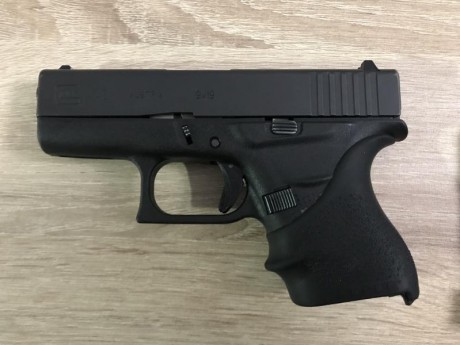 Vendo glock 43 en perfecto estado. La vendo por nueva compra. La vendo con 3 cargadores : uno el original 02