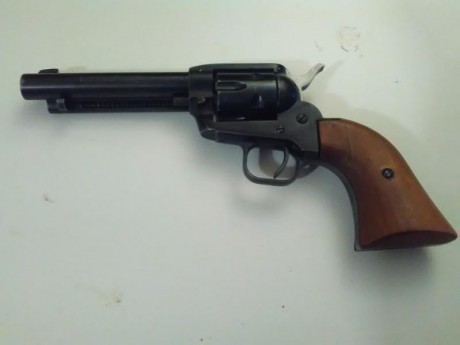 Buenos días, un amigo me pide que le ponga a la venta un revolver marca schmict ostheim/rhoen  de calibre 02