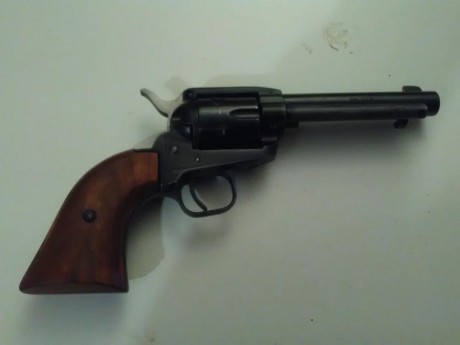 Buenos días, un amigo me pide que le ponga a la venta un revolver marca schmict ostheim/rhoen  de calibre 01