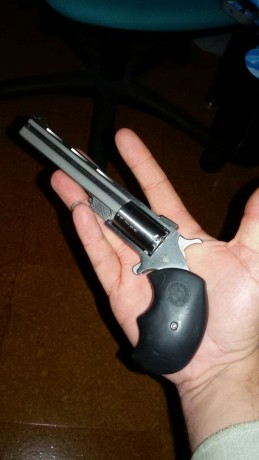 Vendo mini revolver North American Arms del 22lr, actualmente guiada en F (da las medidas), posiblemente 01