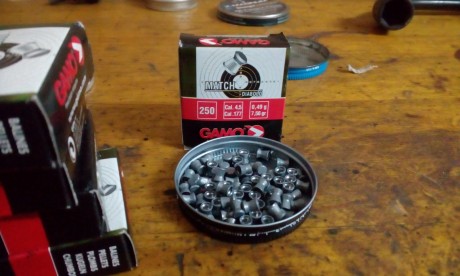 buenas compañeros,
pues lo dicho pongo a la venta estos perdigones son de un amigo que cerro una armeria 10