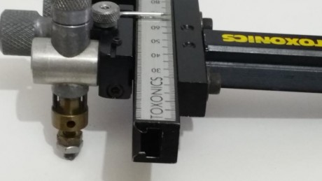 Hola  . Vendo visor toxonic 1500 , (  va sin los tornillos que lo sujetan al arco ) , ... ! " .  02