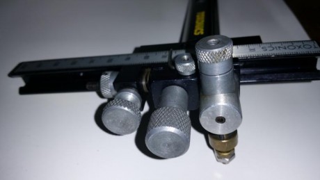 Hola  . Vendo visor toxonic 1500 , (  va sin los tornillos que lo sujetan al arco ) , ... ! " .  01