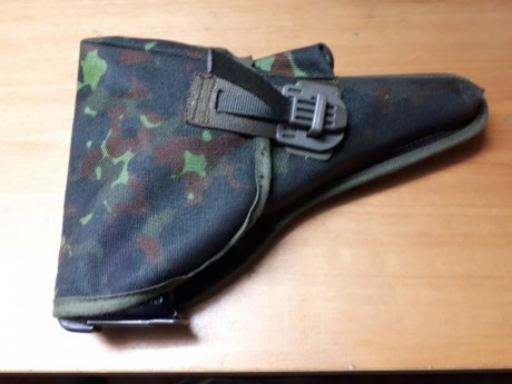 Buenas tardes:

Pongo a la venta Walther P38, modelo con corredera de aluminio.

Además de el arma ,que 21
