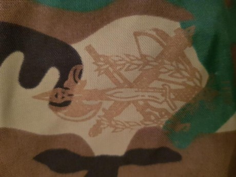 Compro material antiguo como mimetas, chupìtas, trajes de salto, boinas, ponchos, emblemas y todo lo relacionado 81