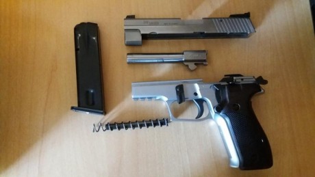 Buenas a todos.
Vendo una pistola deportiva Sig Sauer P 226 S
Es una magnífica arma de precisión toda 11