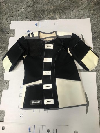 Buenos dias:

Vendo chaqueta de tiro de alta gama Holme Finale Matrix II valorada en + de 450 euros, yo 02