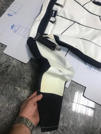 Buenos dias:

Vendo chaqueta de tiro de alta gama Holme Finale Matrix II valorada en + de 450 euros, yo 12