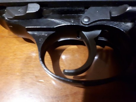 Buenas tardes:

Pongo a la venta Walther P38, modelo con corredera de aluminio.

Además de el arma ,que 60