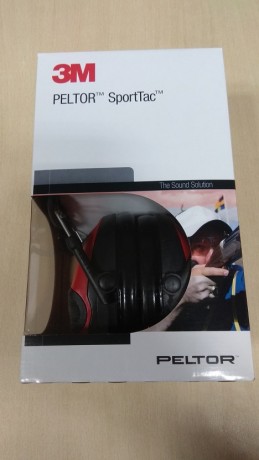 Vendo casco electrónico Peltor Sporttac nuevo (sin abrir de su caja) y gafas de protección Bollé Cobra 02