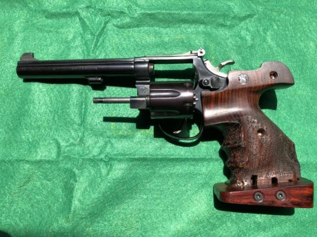 Hola compañeros
Vendo cachas de cocobolo, en perfecto estado. No han sido retocadas. Son cachas como se 02