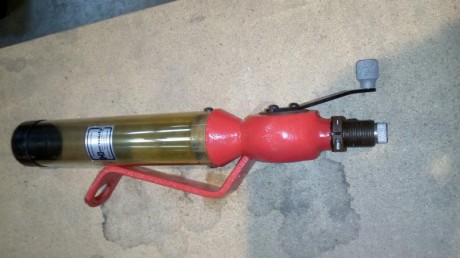 Vendo dosificador Hornady en buen estado, con soporte para mesa,
con su caja original, mejor ver las fotos, 00