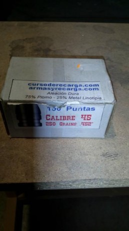 Vendo dos juegos de dies:
Uno marca Hornady del calibre 45LC con lo tres dies, el shell holder y se entregan
con 00