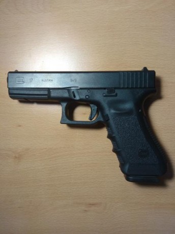 Hola, vendo Glock 17 Gen 3. No llega 600 disparos. Incluye el maletín, los dos cargadores de serie, funda 01