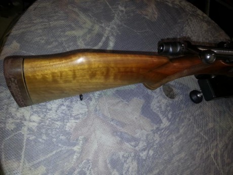 Perfecto de maderas,pavón y mecanismos.Muy poco usado.Se cambia por rifle(no militar)en calibre superior 02