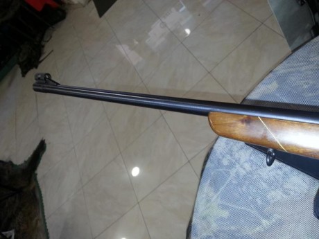 Perfecto de maderas,pavón y mecanismos.Muy poco usado.Se cambia por rifle(no militar)en calibre superior 10