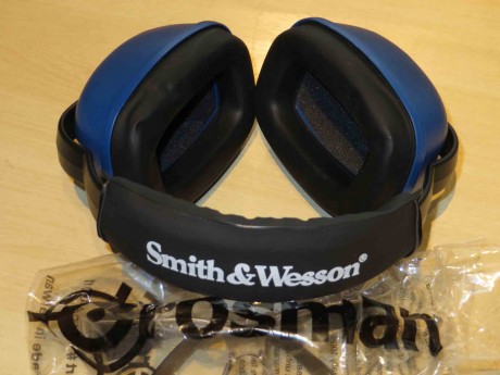 Oferta. Cascos de protección auditiva Smith & Wesson. Calidad y confort.
Se incluyen tapones auditivos 01