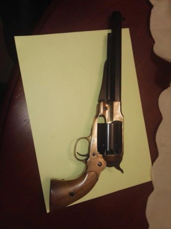 Buenas, se vende este revolver Pietta Cal 44.

El revolver está SIN ESTRENAR, quiero decir, no ha pegado 01
