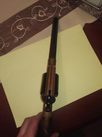Buenas, se vende este revolver Pietta Cal 44.

El revolver está SIN ESTRENAR, quiero decir, no ha pegado 00