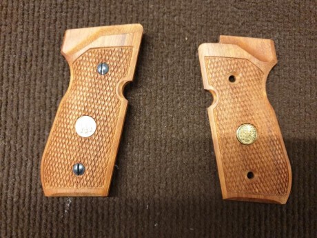 Vendo cachas de madera nuevas de pistola Beretta 92, 40 € más portes . :metra: 01