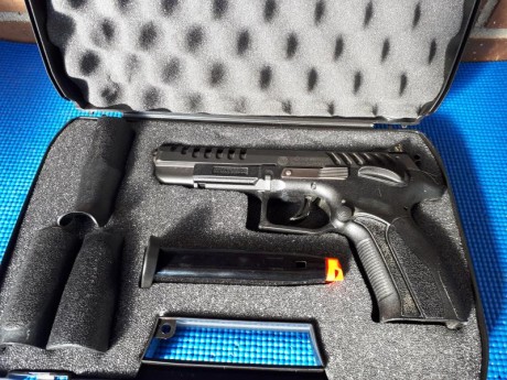Se vende pistola de 9mm Grand Power X-Calibur MK12 poco usada.
Con maletín original, tres cargadores.
Ideal 02