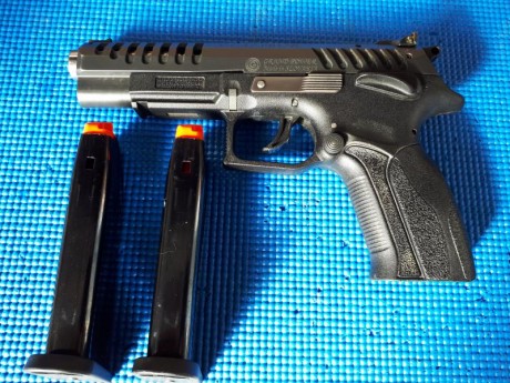 Se vende pistola de 9mm Grand Power X-Calibur MK12 poco usada.
Con maletín original, tres cargadores.
Ideal 00