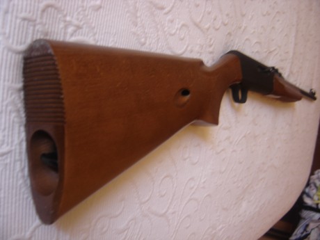 Hola a todos:
Recientemente he adquirido mediante subasta una Carabina Franchi del 22Lr y no poseo el 01
