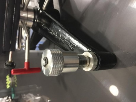 Vendo esta magnífica torreta con tornillo micrometrico y saquete delantero edgewood de 3” y saquete trasero 02