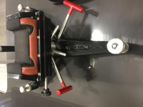 Vendo esta magnífica torreta con tornillo micrometrico y saquete delantero edgewood de 3” y saquete trasero 01