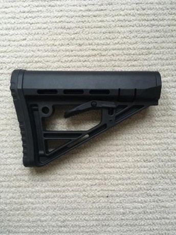 Hola 
Todos los artículos esta nuevos, sin uso.
Guardamanos 75€
Culata 45€
CARRY HANDLE 85€
Gastos de 01