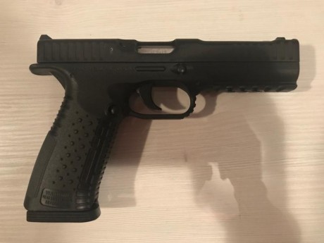 Buenas tardes un compañero vende pistola strike one con 4 cargadores, la misma se encuentra en la provincia 01