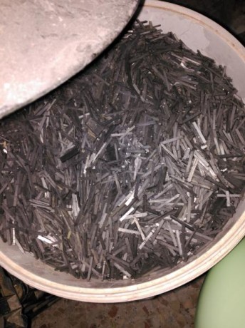 Vendo letras de imprenta, 4€ kilo más portes. Un saludo. 00