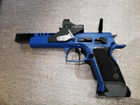 Vendo pistola de Open marca Tanfoglio modelo DOMINA del calibre 38.

La pistola se vende con los siguientes 01