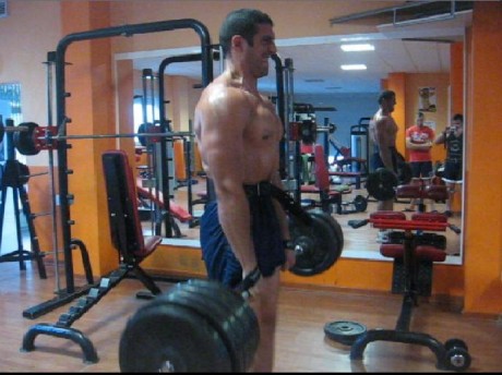 Bueno este año me he superado en el gym como sabeis me gusta doblar hierros jejeje pues he levantado en 00